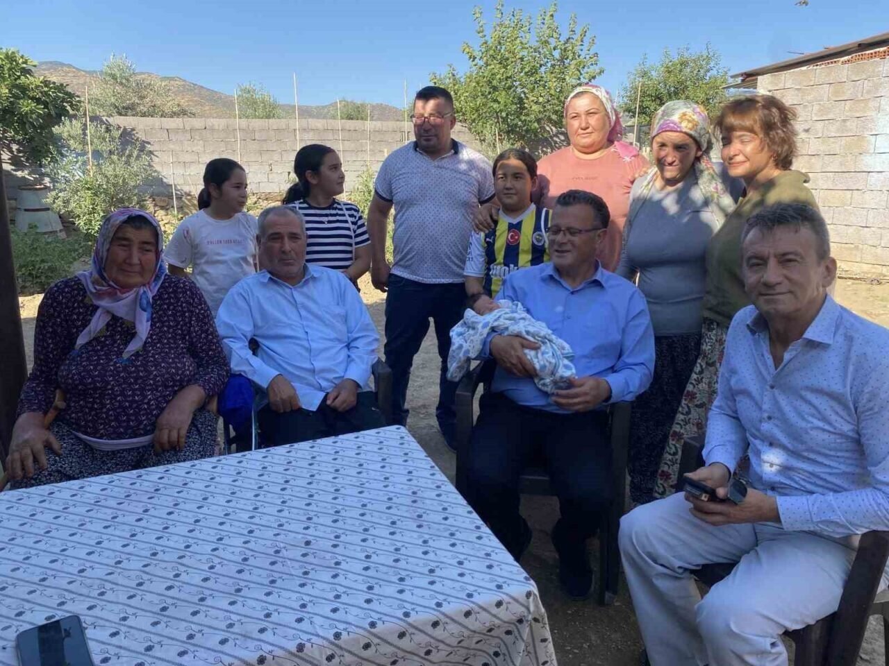 Bebeklerine merhum Başkan Ferdi Zeyrek’in ismini verdiler