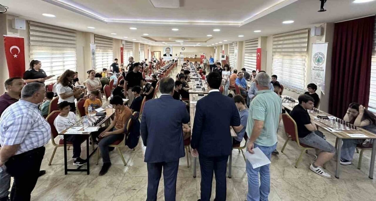 Beyağaç Belediyesi 3. Geleneksel Satranç Turnuvası sona erdi