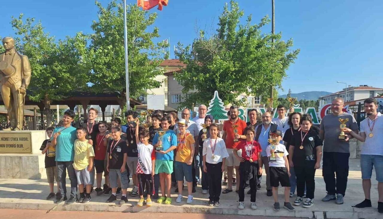 Beyağaç Belediyesi 3. Geleneksel Satranç Turnuvası sona erdi