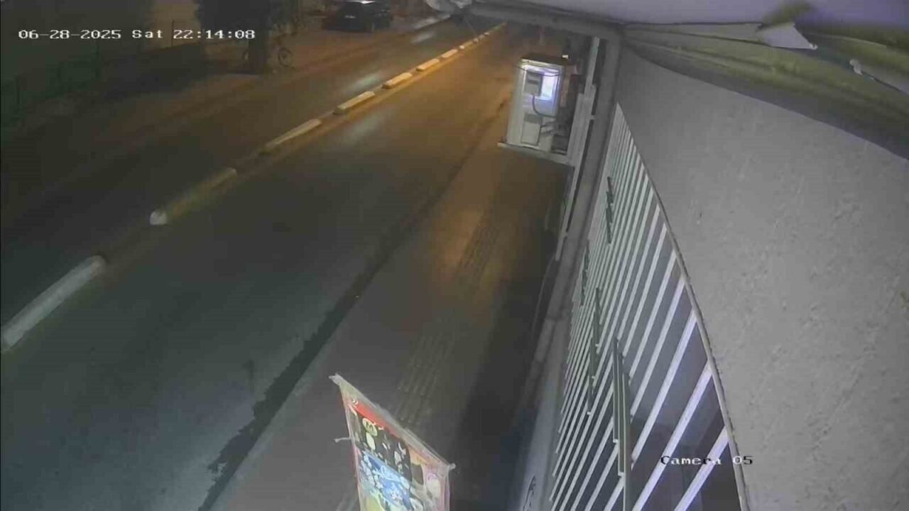 Boşanmak isteyen karısının aracını kundakladı