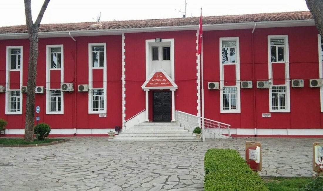 Havaların ısınmasıyla birlikte orman yangını riski artarken, Bozdoğan Kaymakamlığı uyarıda