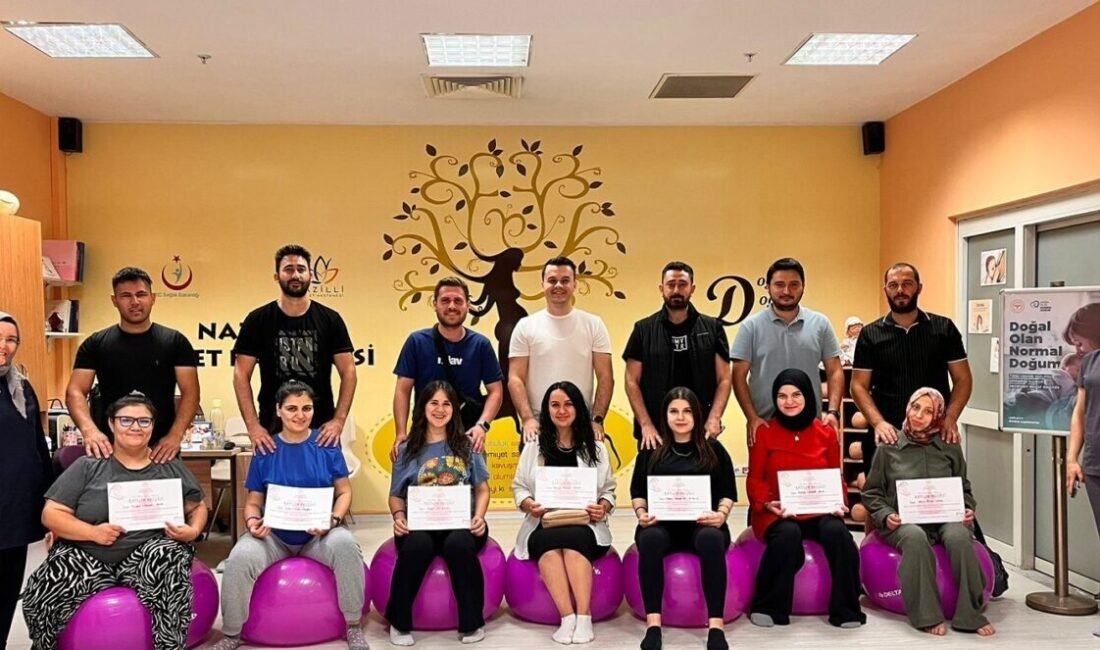 Nazilli Devlet Hastanesi’nde gerçekleştirilen Akşam Gebe Okulu Eğitimi aralıksız sürerken,