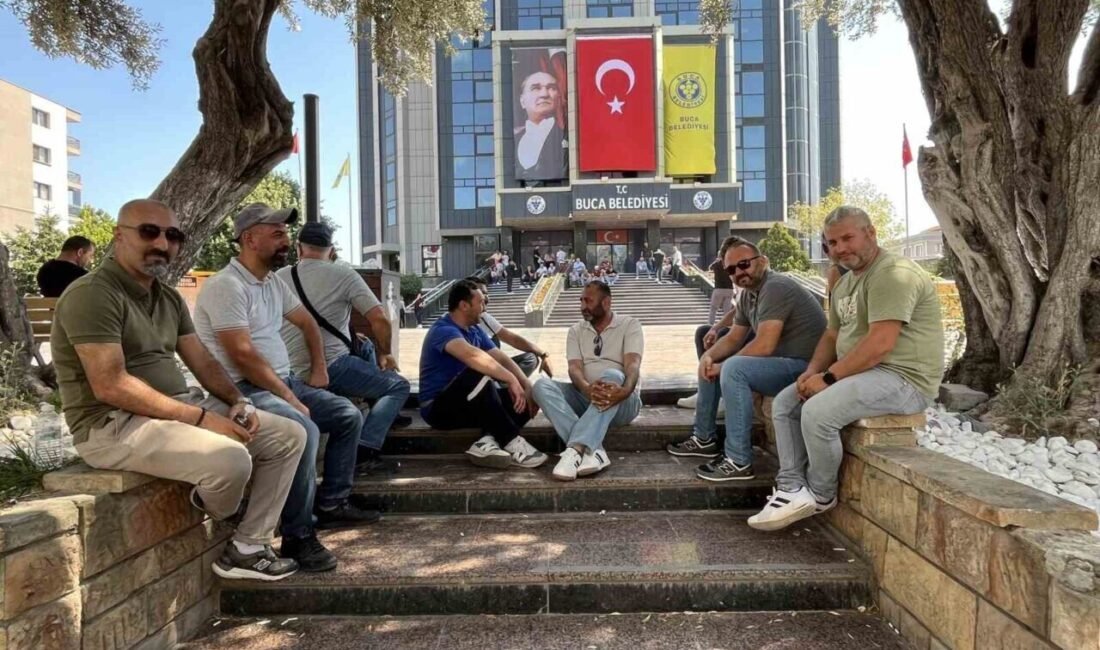 İzmir’de CHP’li Buca Belediyesinde çalışan yüzlerce işçi, ücretlerini alamadıkları gerekçesiyle