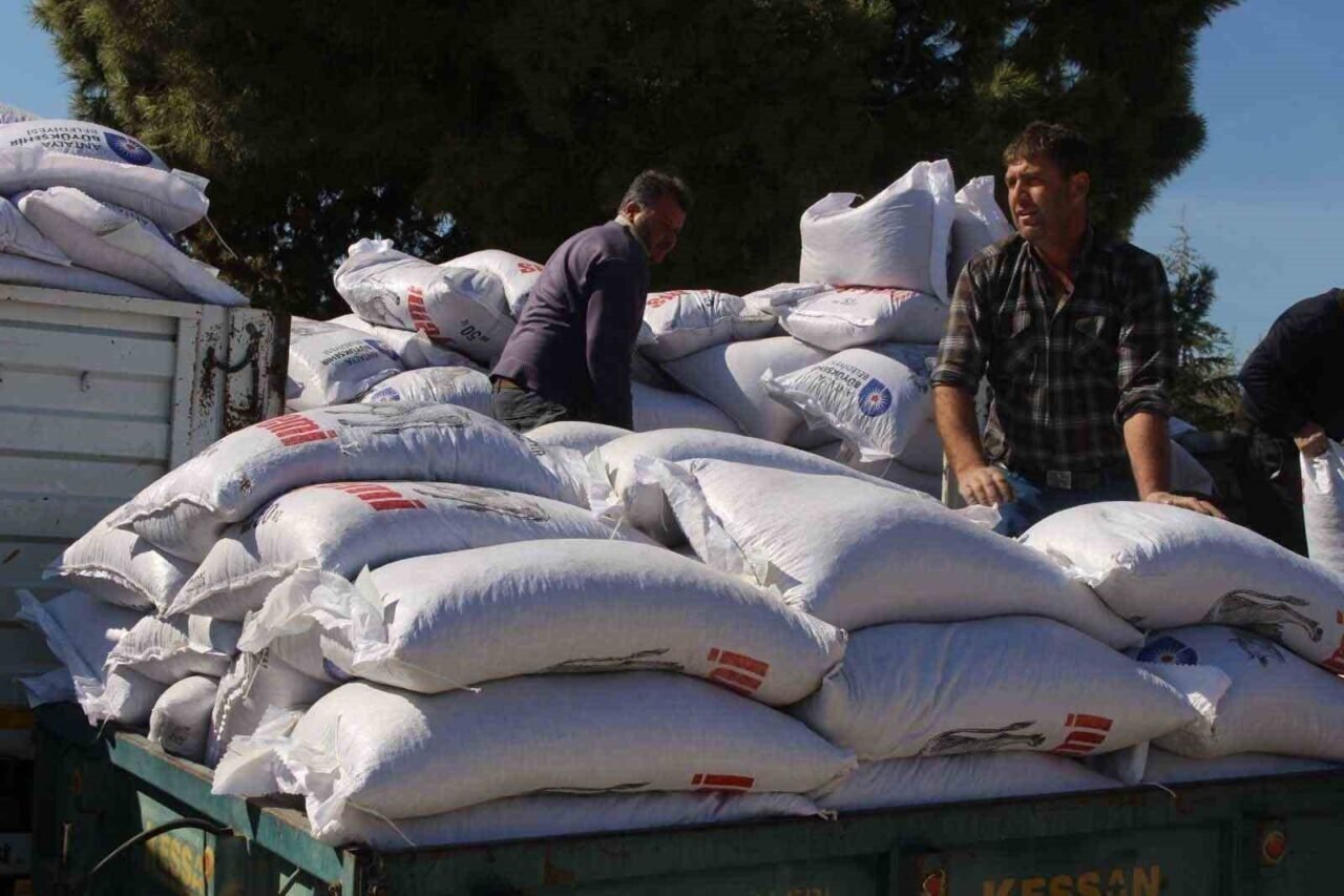 Büyükşehir’den yem desteğiyle süt üretimine güçlü katkı
