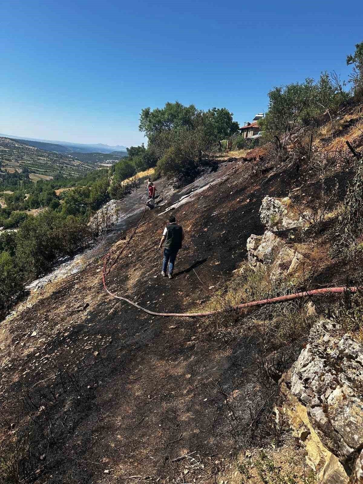 Çal’da başlayan yangın büyümeden söndürüldü