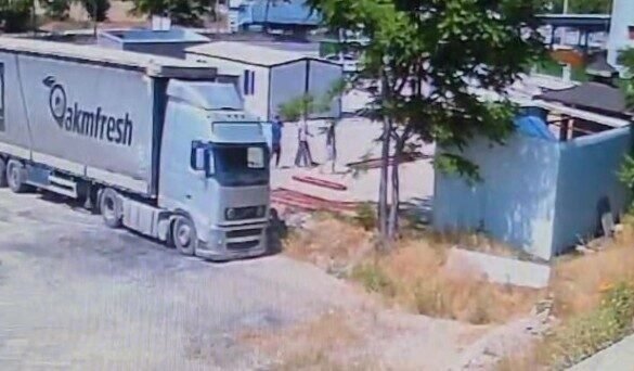 Çalıştığı işyerini soydu, patronuna ölüm tehditli not bıraktı