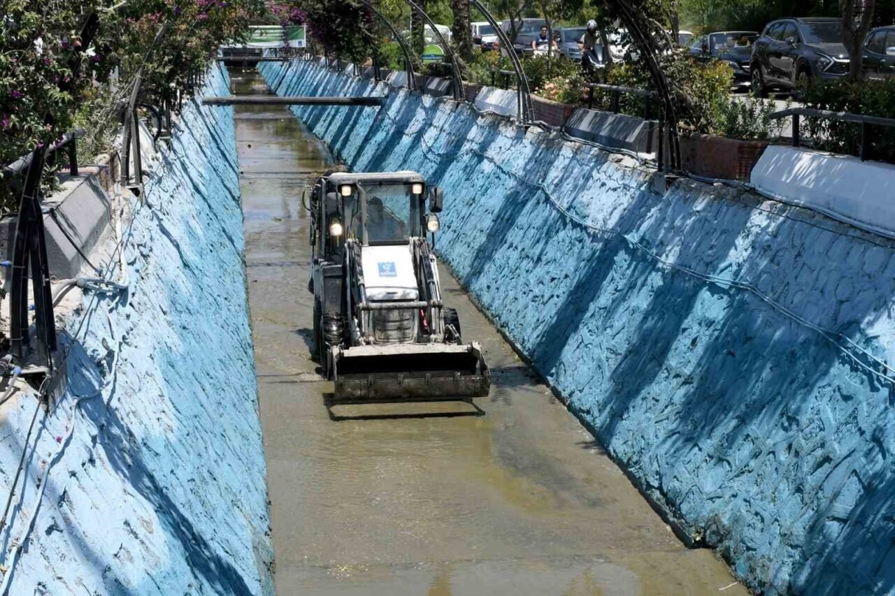 Damlacık Deresi’nde detaylı temizlik çalışması