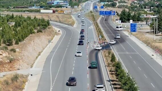 Denizli’yi önemli turizm merkezleri Antalya ve Muğla’ya bağlayan yolda, her