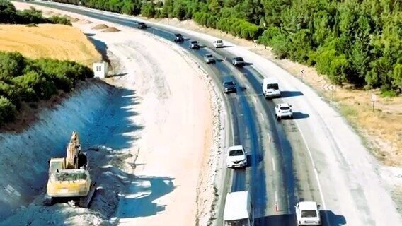 Denizli Antalya Karayolu’nda yeni bir yol çalışması başladı