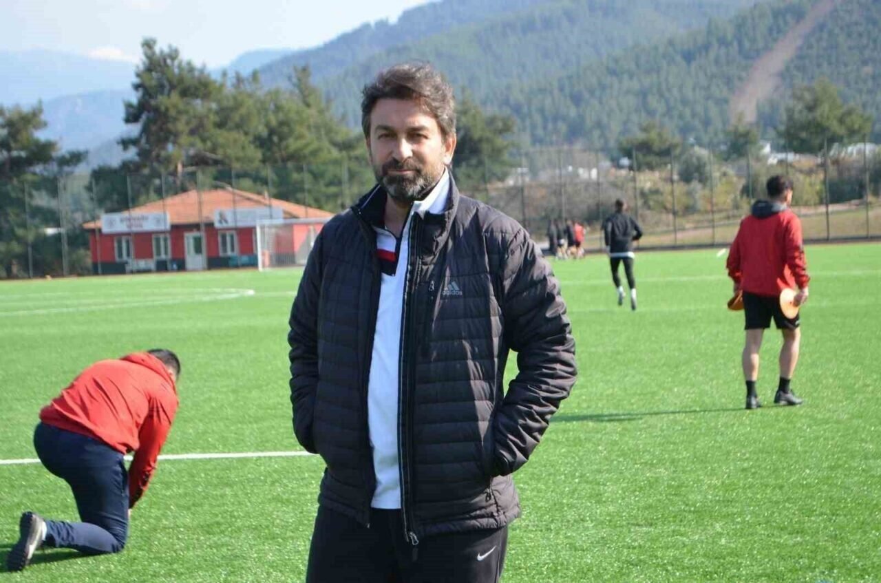 Denizli İdmanyurdu’nda yaprak dökümü Denizli İdmanyurdu’nda yaprak dökümü