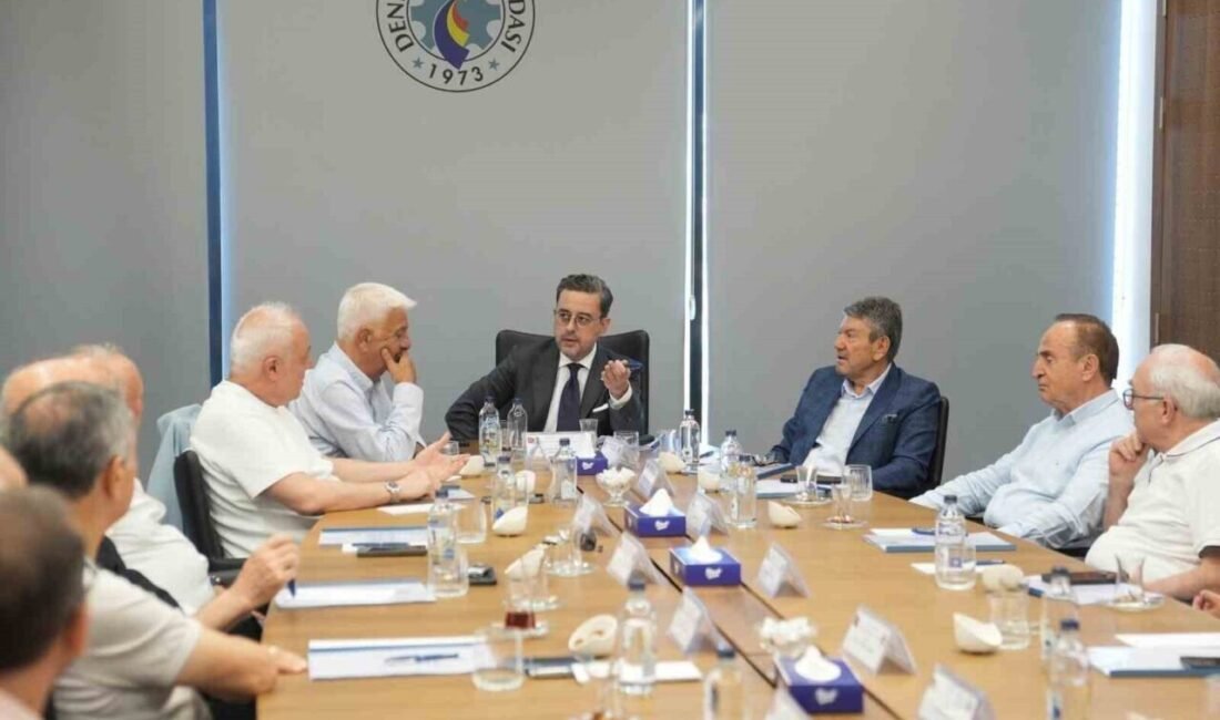 Denizli sanayisine önemli katkılarda bulunmuş 18 duayen sanayici üyeden oluşan