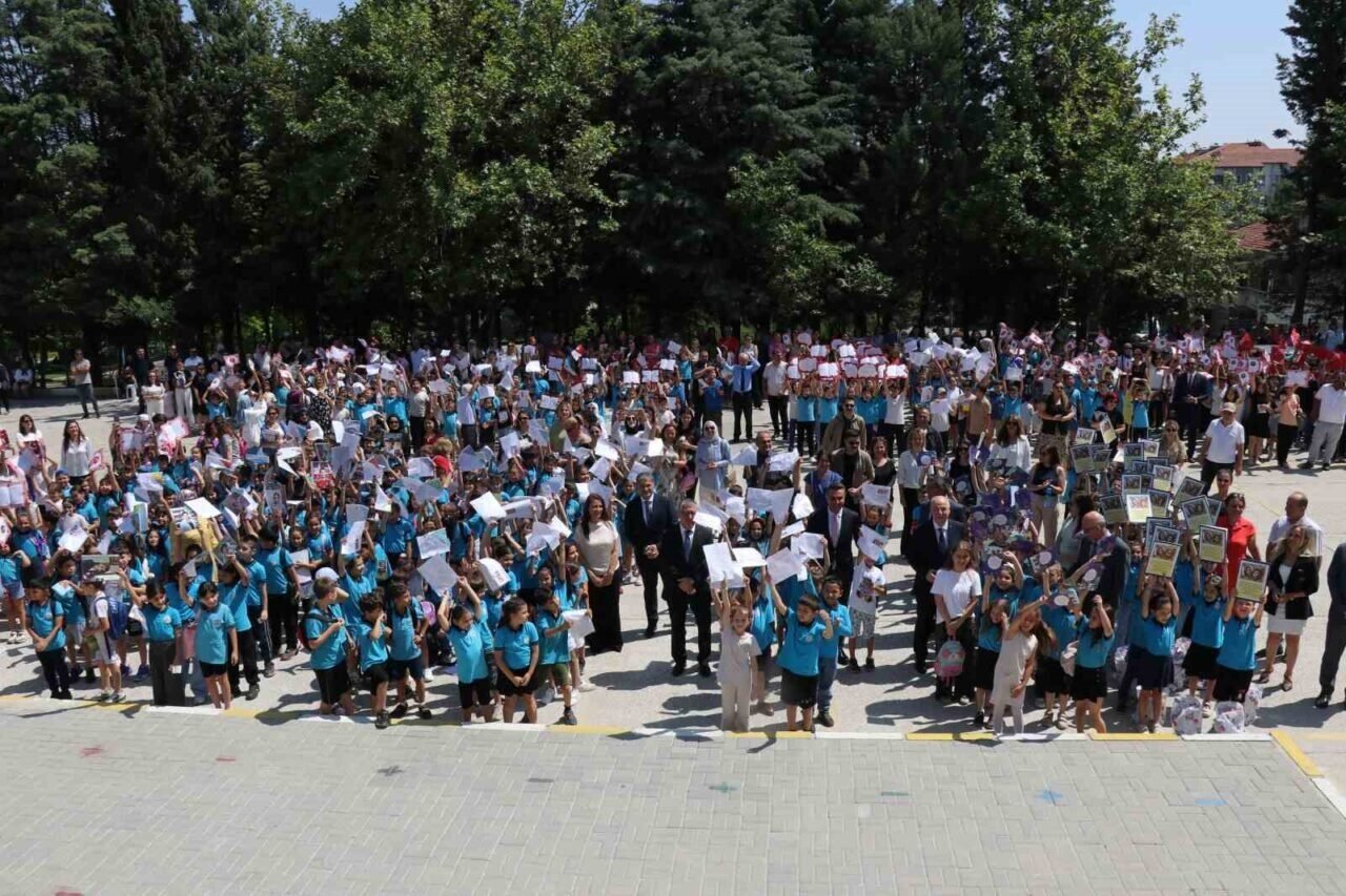 Denizli’de 192 bin 827 öğrenci karne heyecanı yaşadı