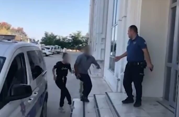 Denizli’de sınava geç kalan öğrencilerin imdadına polisler yetişti