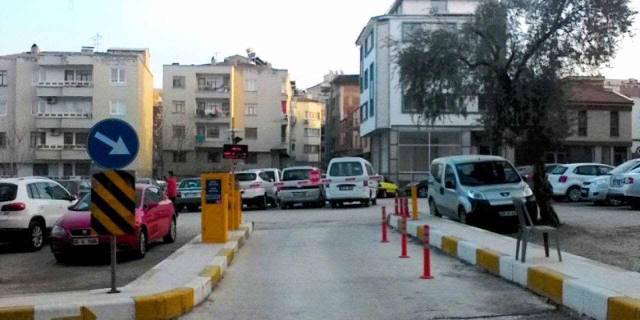 Denizlispor, otoparkları kiraya veren eski Başkan Uz hakkında da suç duyurusu yapacak Denizlispor, otoparkları kiraya veren eski Başkan Uz hakkında da suç duyurusu yapacak