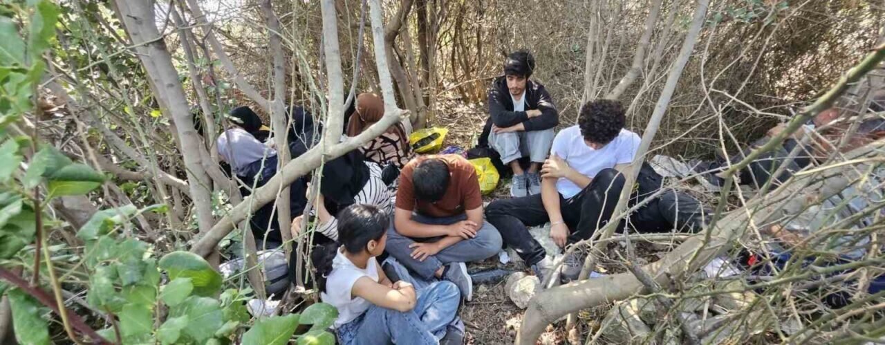 Didim’de 17 düzensiz göçmen yakalandı Didim’de 17 düzensiz göçmen yakalandı