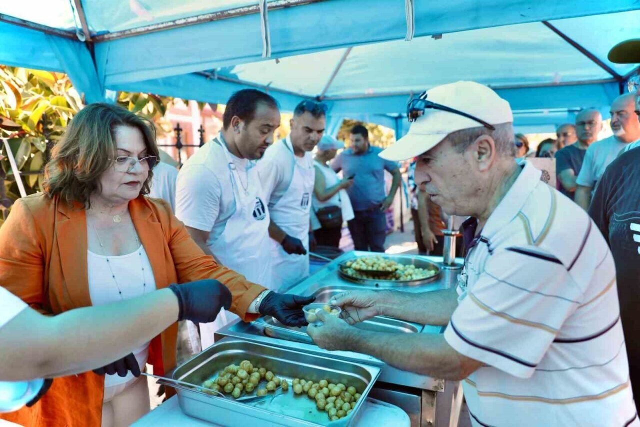 Didim’de merhum başkan Zeyrek için lokma hayrı gerçekleştirildi