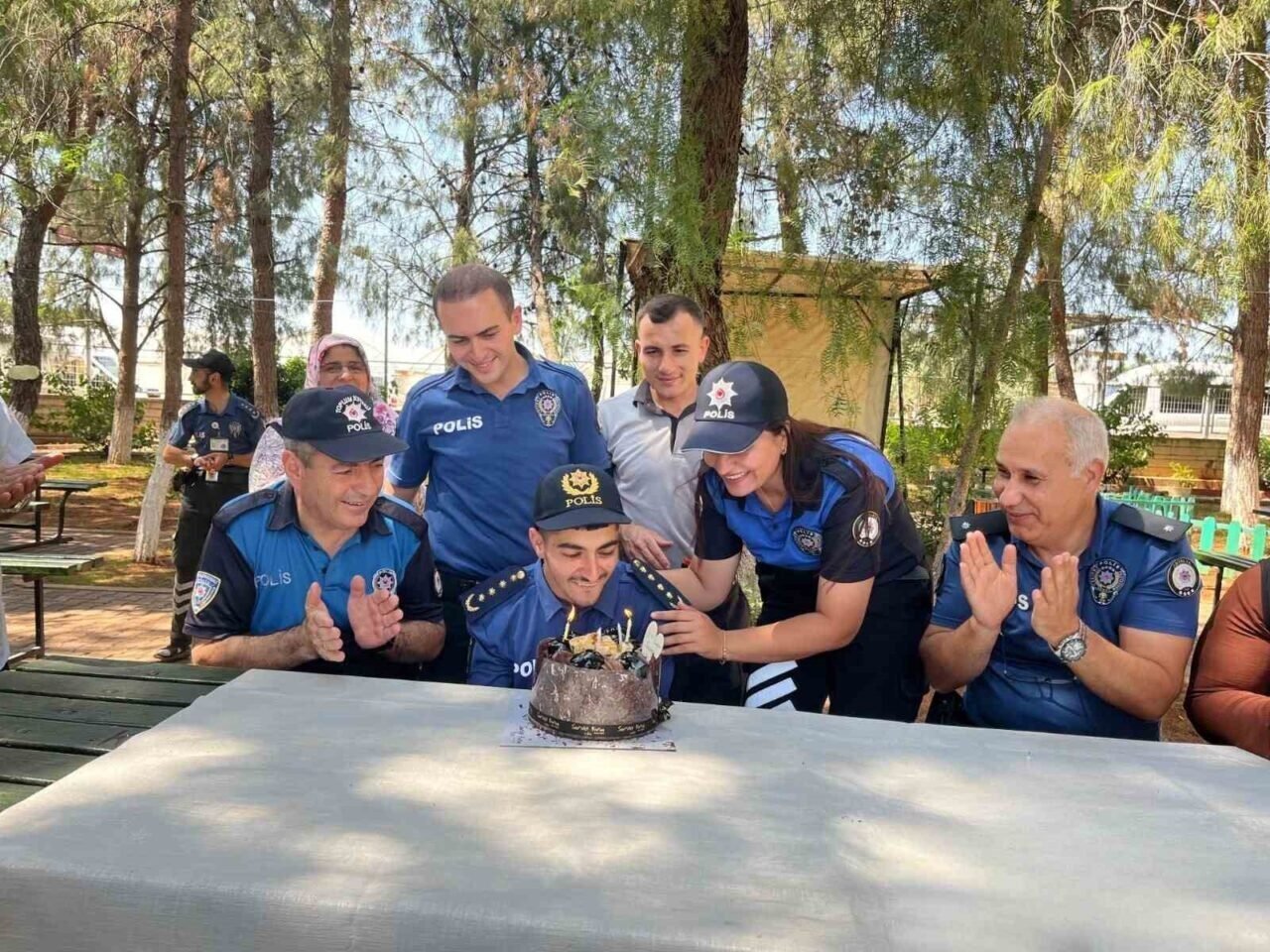 Doğum gününde polis oldu, hayalini yaşadı