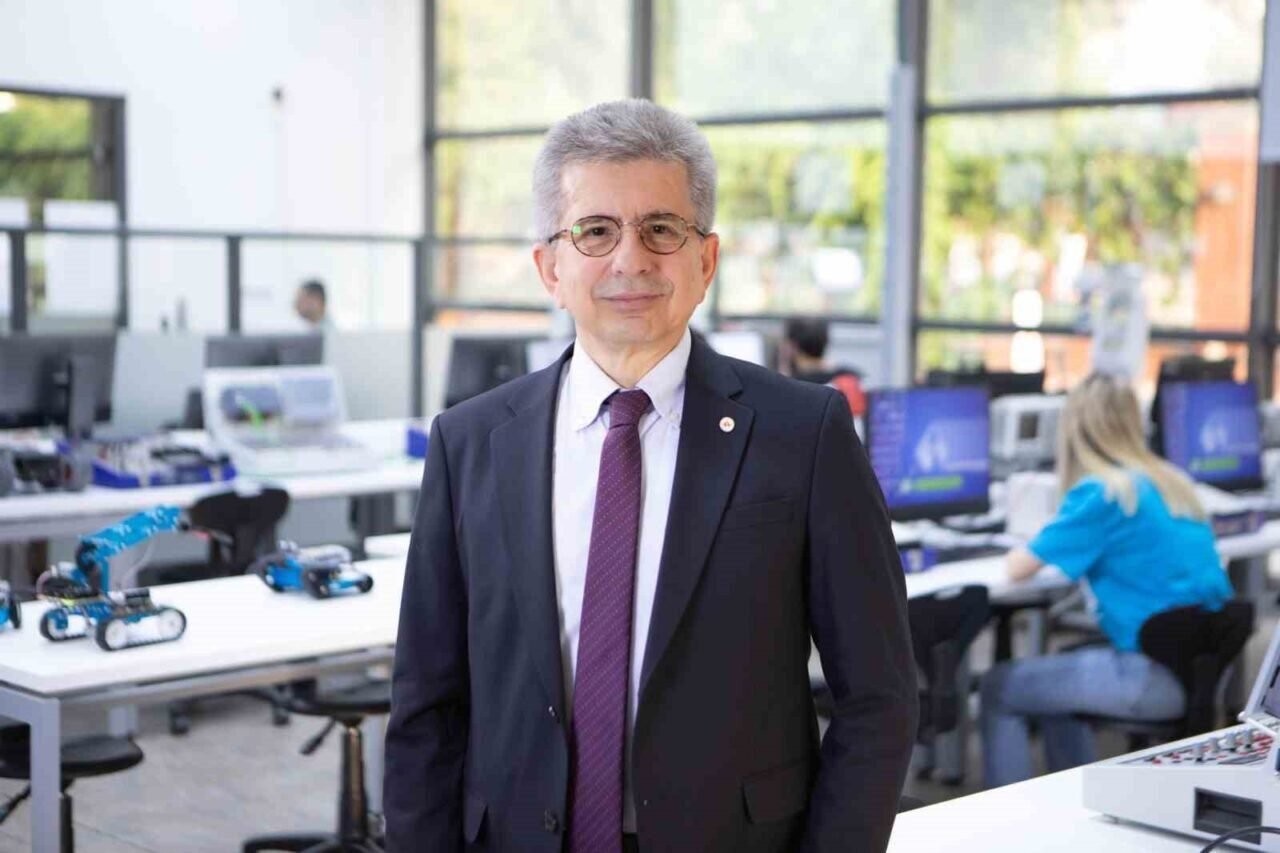 Ege’nin zirvesine ‘İzmir Ekonomi’ imzası