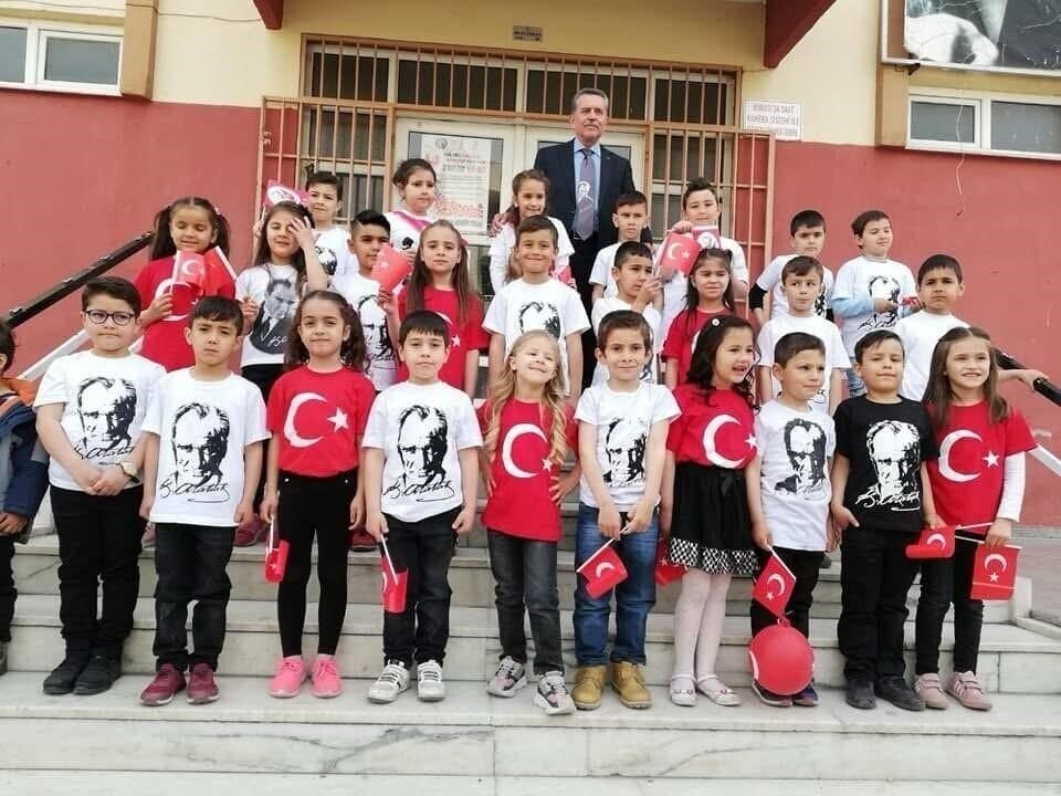 Emekli öğretmen Şevket Akar’dan yeni roman