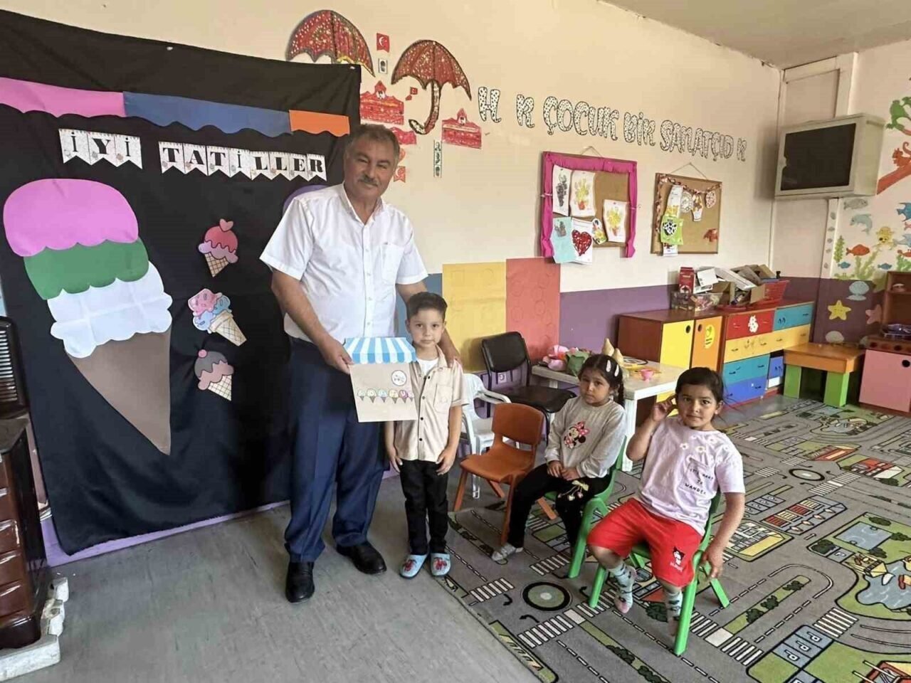 Ferdi Zeyrek’i unutmayan Başkan Pütün, öğrencilerinin mutluluğuna ortak oldu