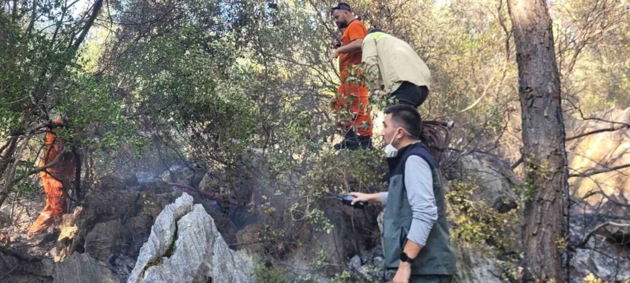 Finike’deki orman yangını kontrol altına alındı Finike’deki orman yangını kontrol altına alındı