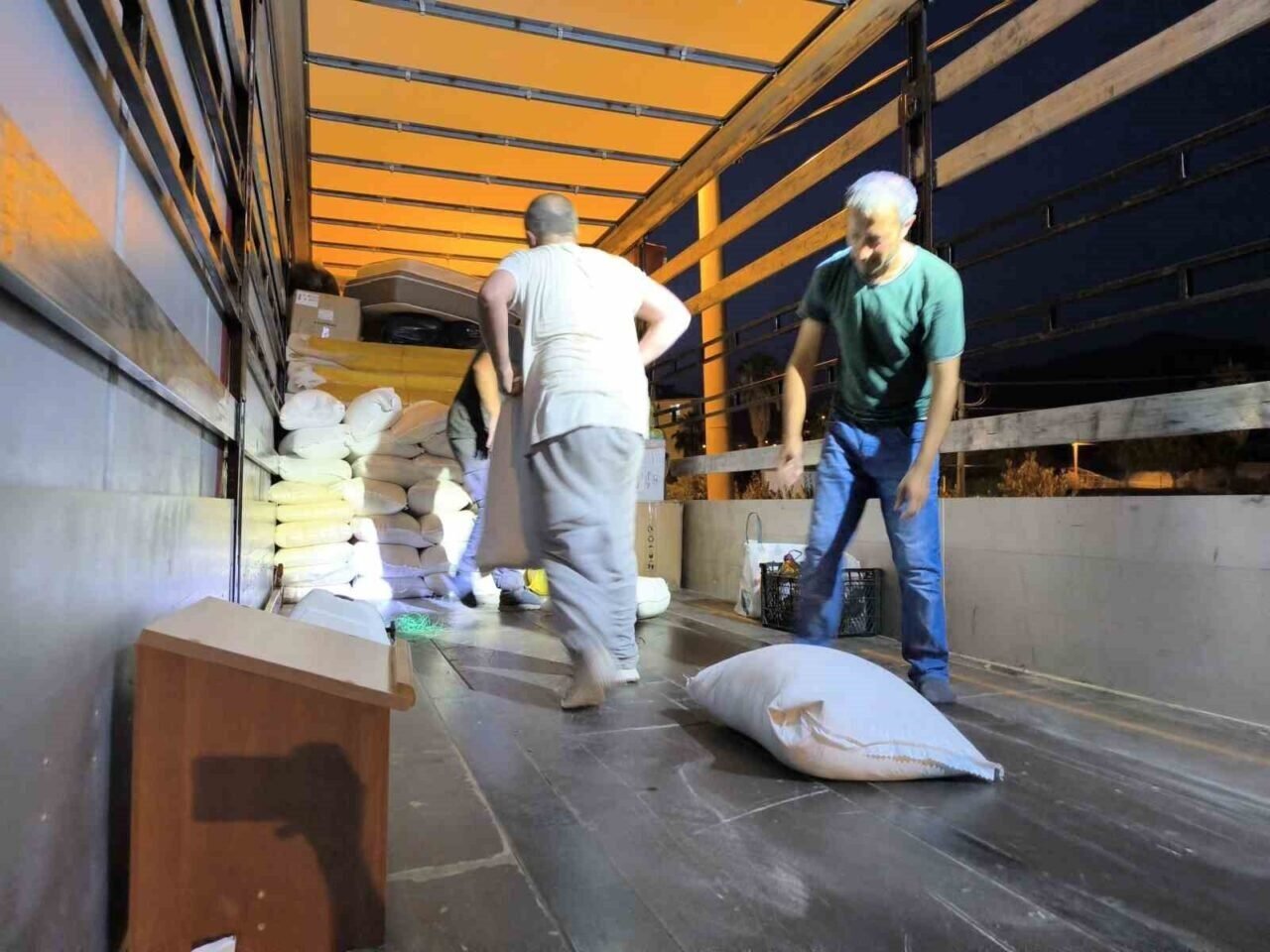 Gazipaşa’dan 31’inci yardım tırı dualarla yola çıktı