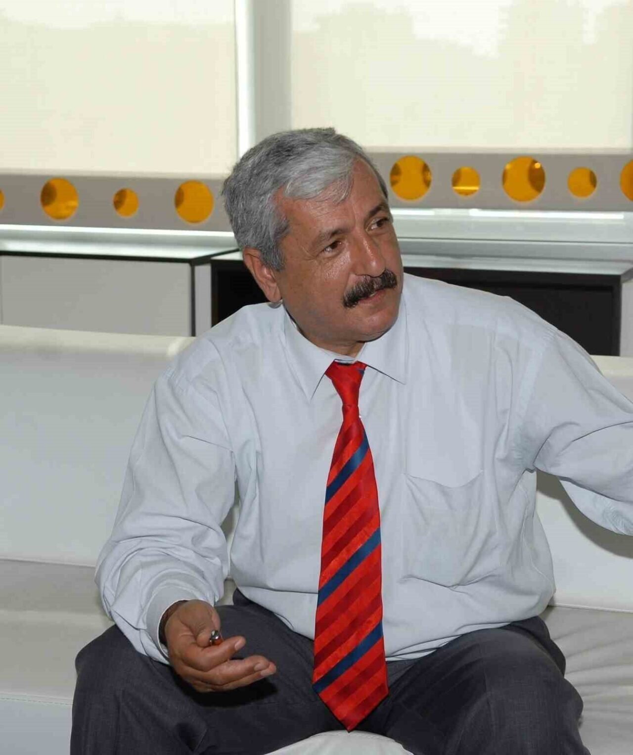 Hayatını kaybeden gazeteci Zeki Özer, son yolculuğuna uğurlandı