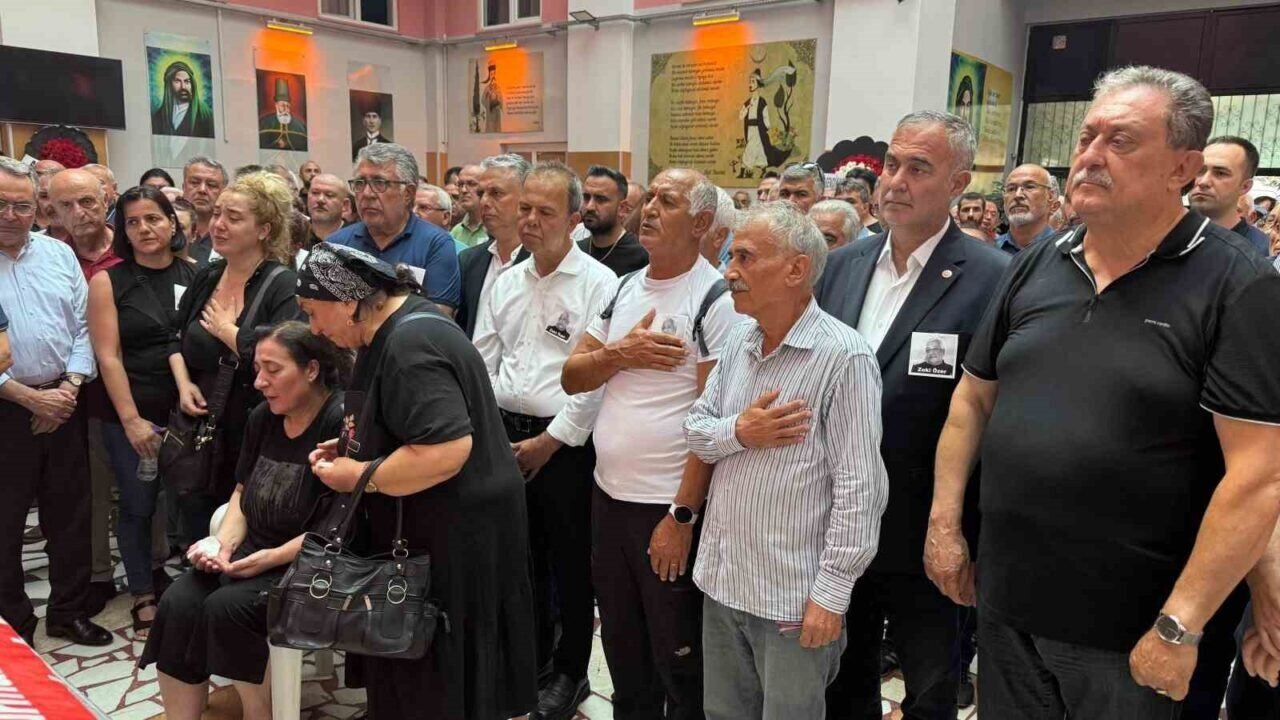 Hayatını kaybeden gazeteci Zeki Özer, son yolculuğuna uğurlandı
