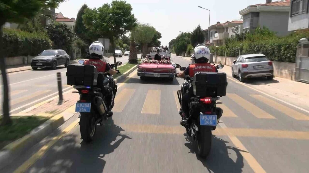 Hem teşkilat gururunu hem baba sevincini bir arada yaşadı
