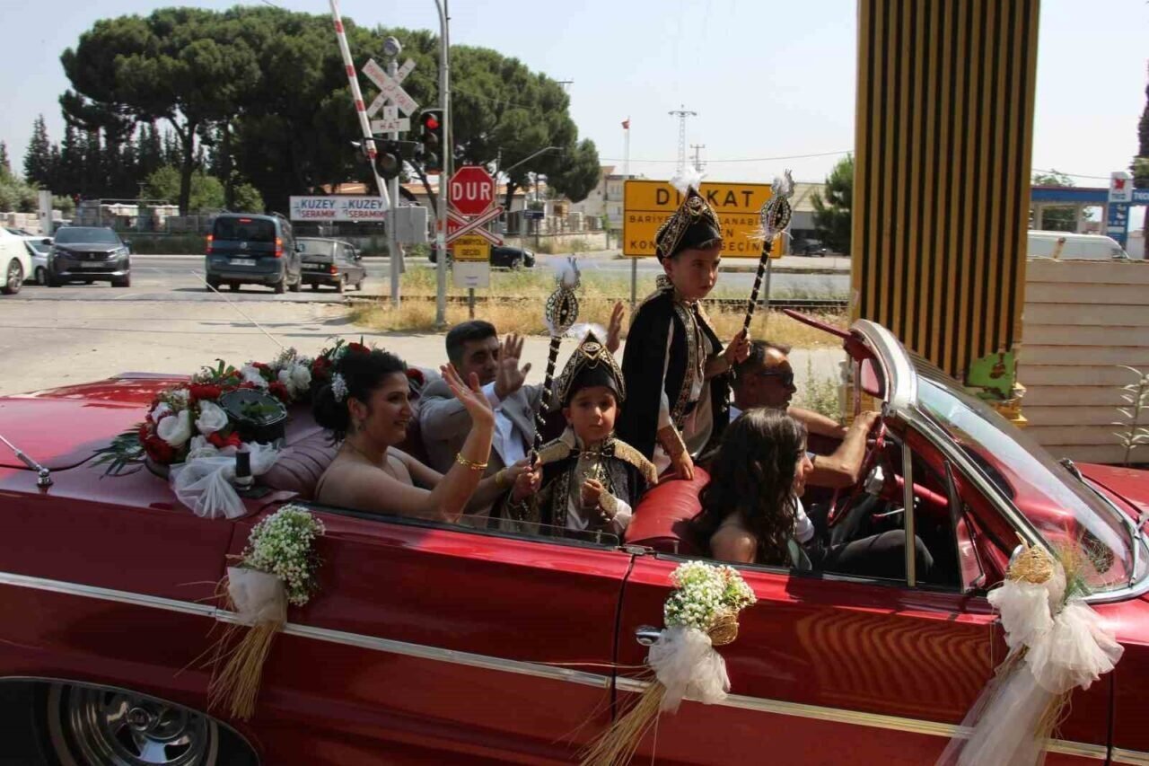 Hem teşkilat gururunu hem baba sevincini bir arada yaşadı