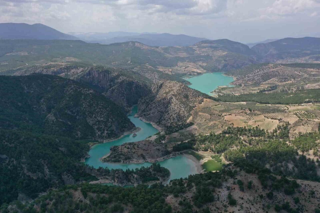 İç turizmin gözdesi: "Arapapıştı Kanyonu"