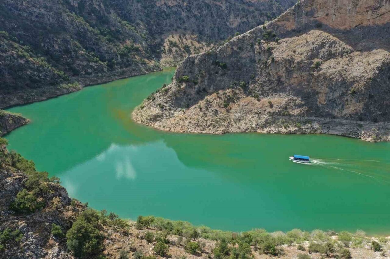 İç turizmin gözdesi: "Arapapıştı Kanyonu"