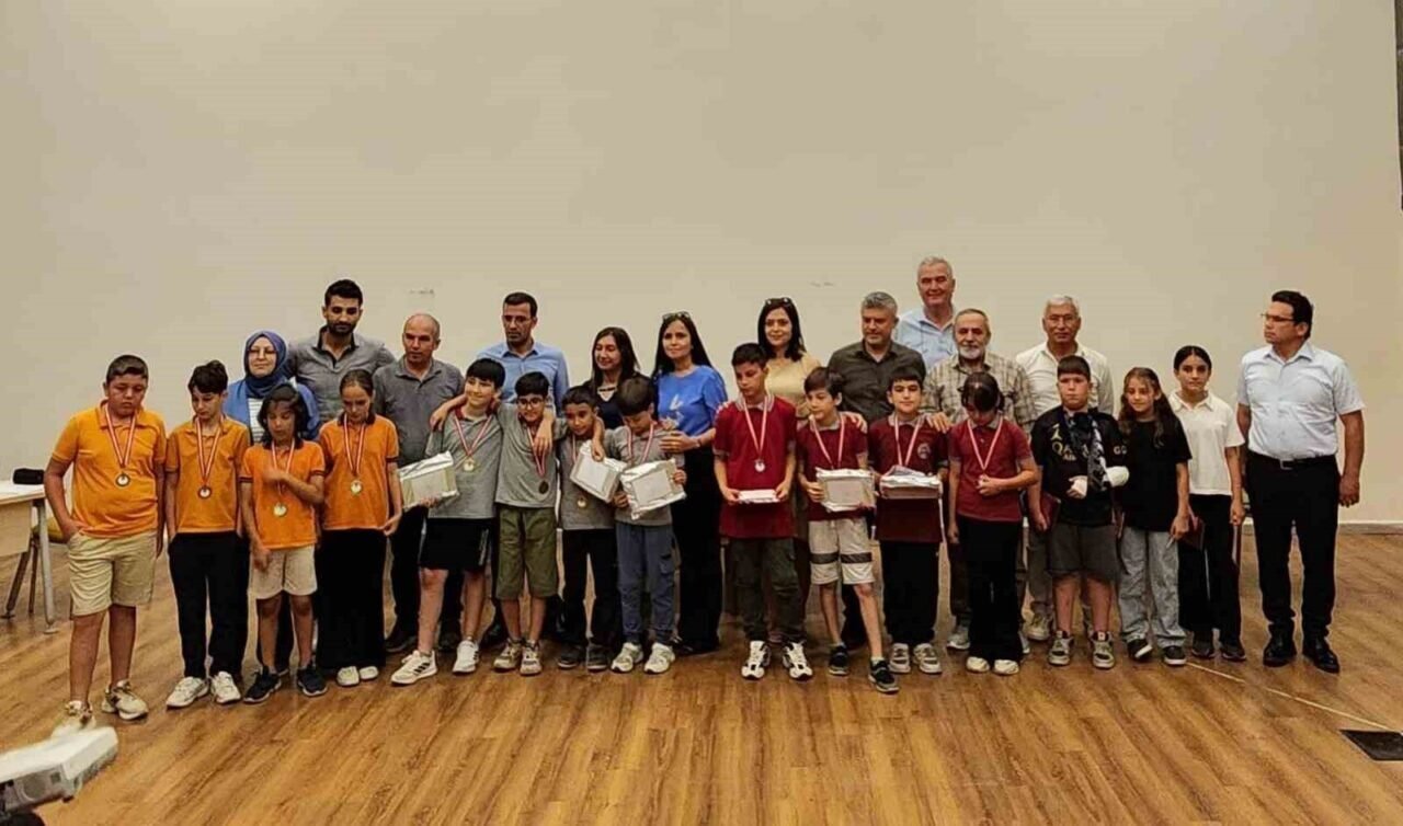 İlkokul ve ortaokullar arası bilgi yarışmalarında büyük heyecan