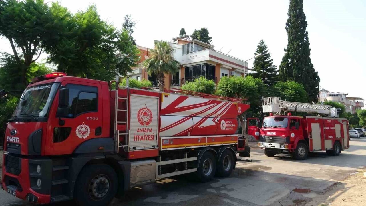 İsviçre’den tatil için geldikleri evleri 1 saat sonra küle döndü