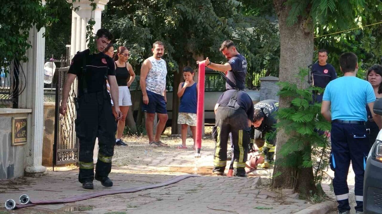 İsviçre’den tatil için geldikleri evleri 1 saat sonra küle döndü