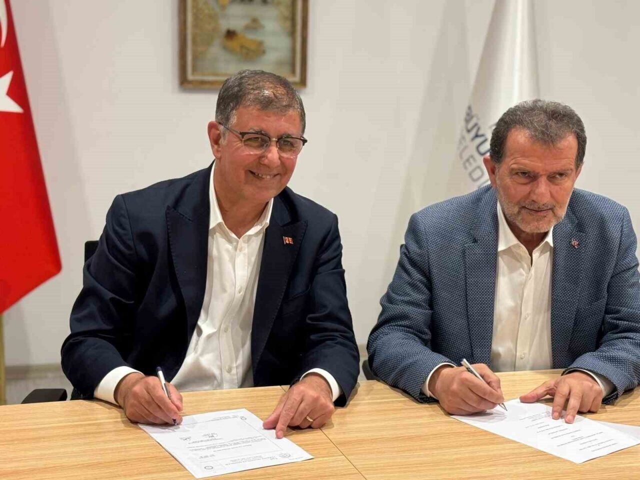 İZDENİZ’de imzalar atıldı İZDENİZ’de imzalar atıldı