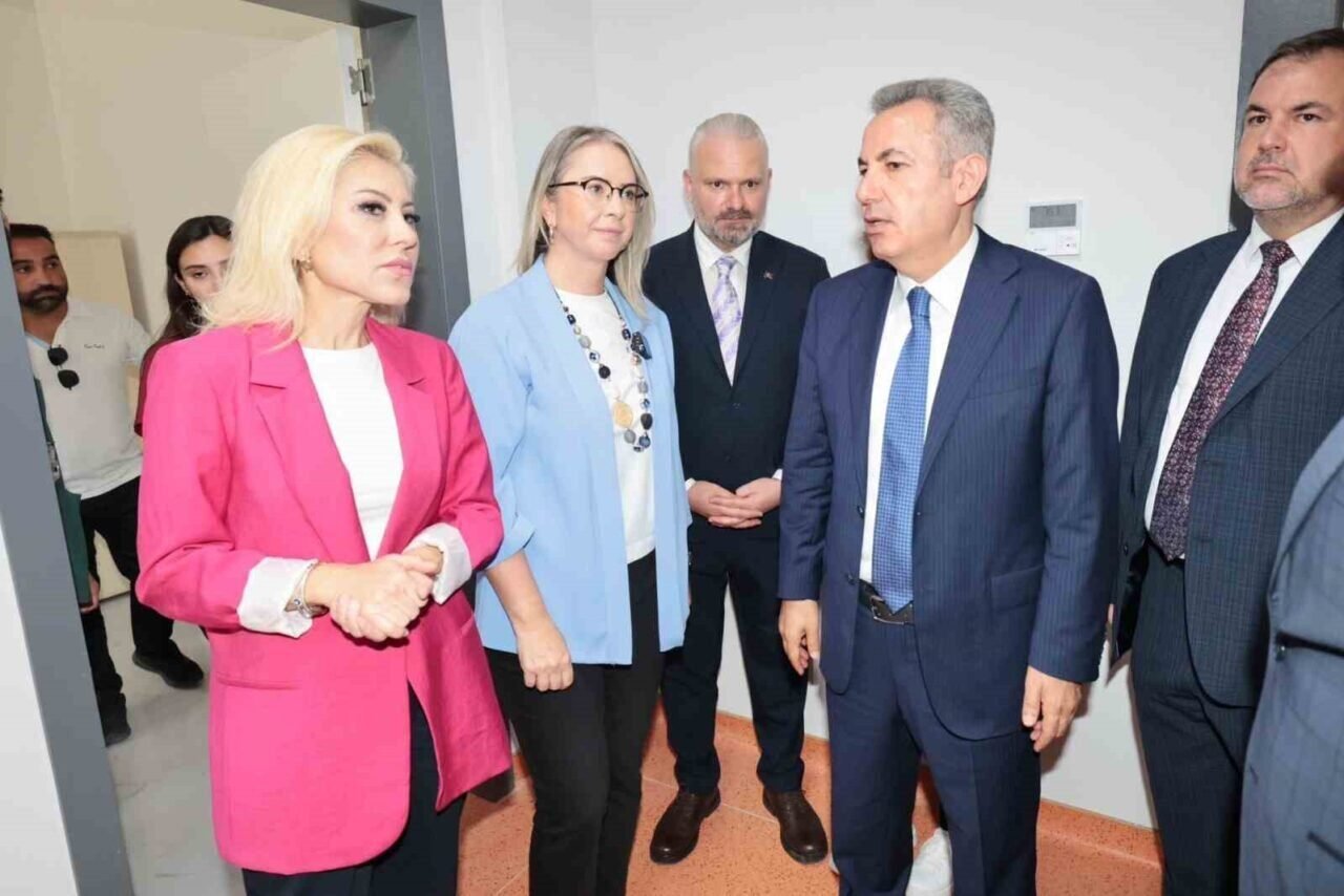 İzmir protokolü, Ulukent Semt Polikliniği açılışında buluştu