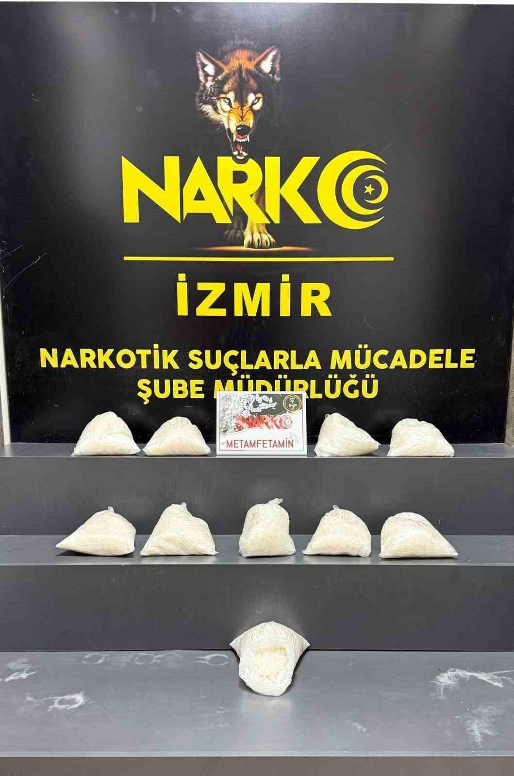 İzmir’de 10 kilo metamfetamin ele geçirildi İzmir’de 10 kilo metamfetamin ele geçirildi