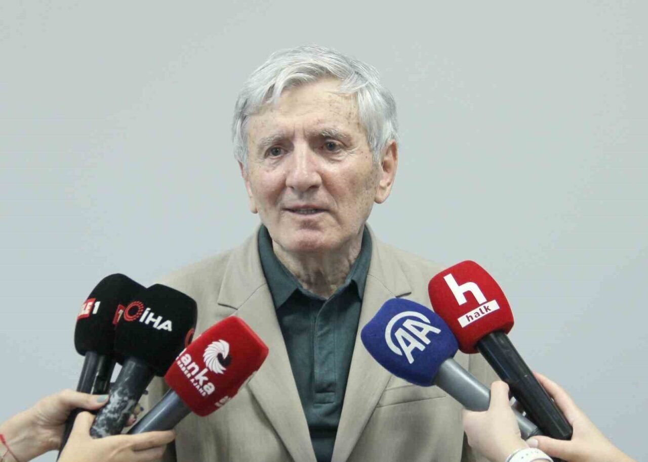 İzmir’de işten çıkartılan belediye işçileri eyleme gidiyor