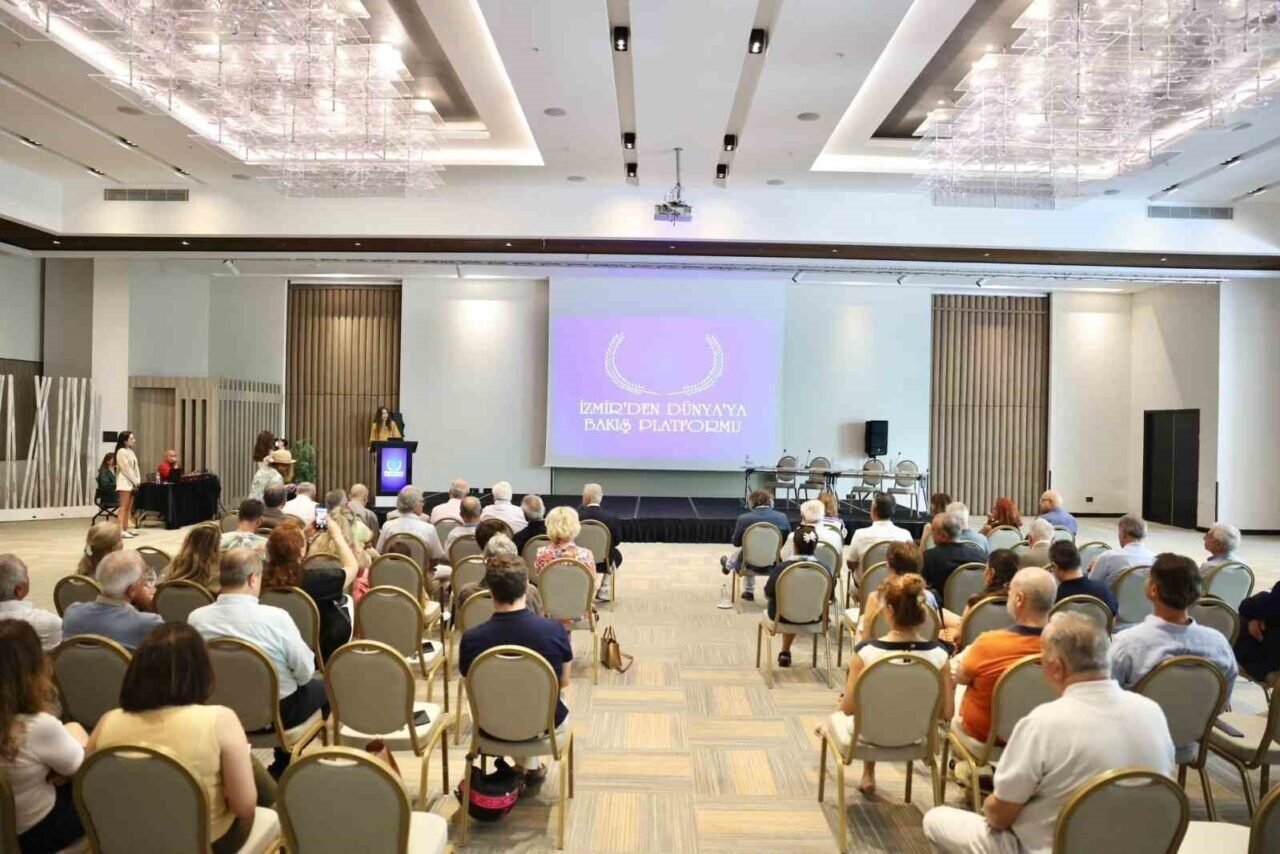"İzmir’den Dünyaya Bakış" Platformu Çeşme’de buluştu