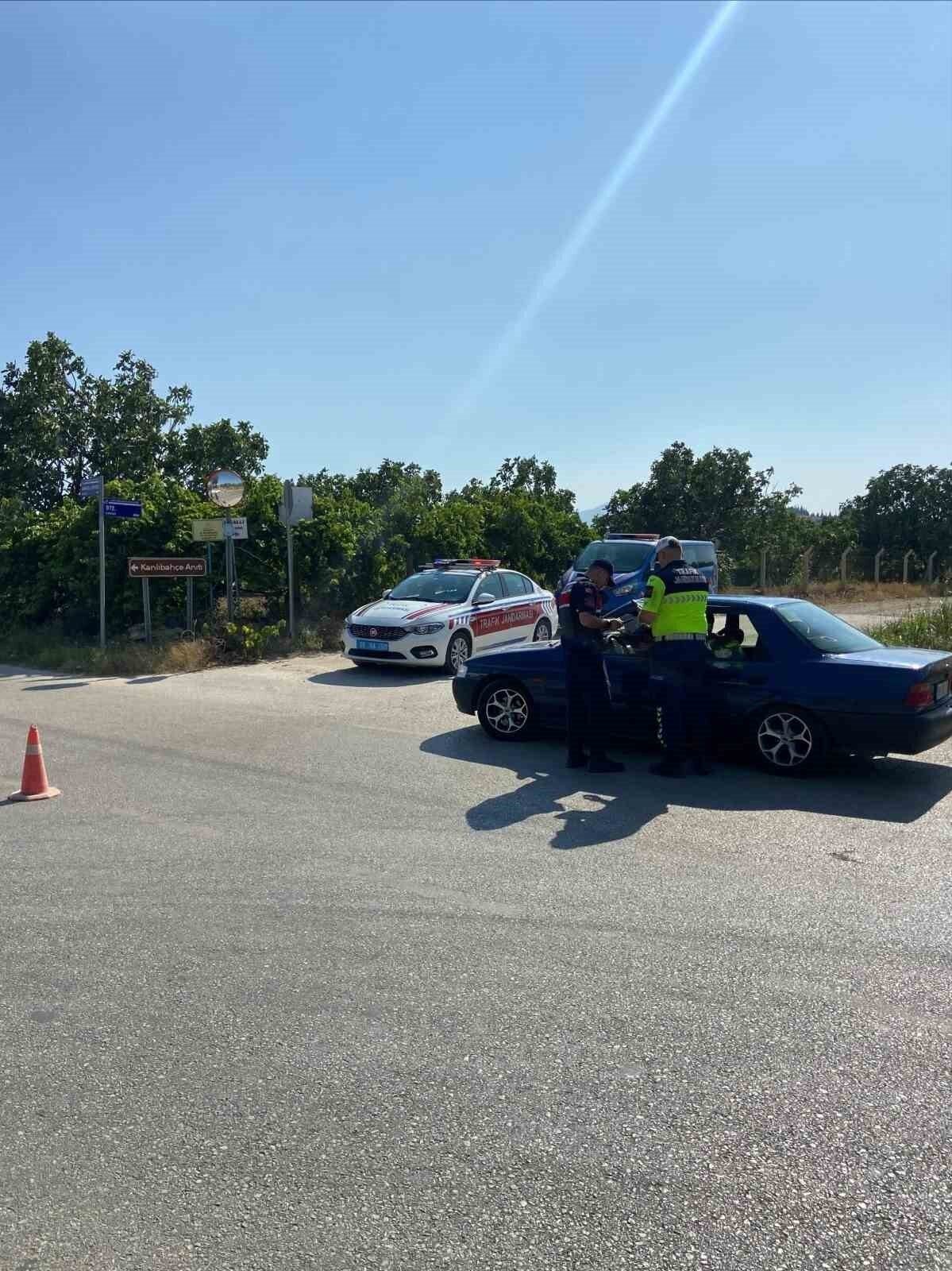 Jandarma, kural tanımaz sürücüleri affetmedi