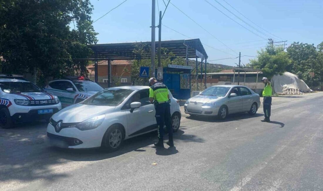 Koçarlı-Söke yolu üzerinde jandarma ekiplerince yapılan drone destekli trafik denetimlerinde