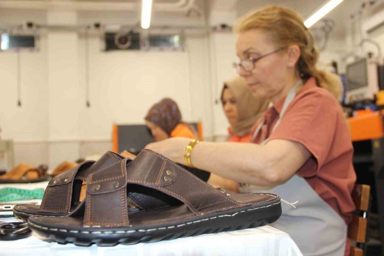Kadın kursiyerler ayakkabı sektörünü şekillendirecek