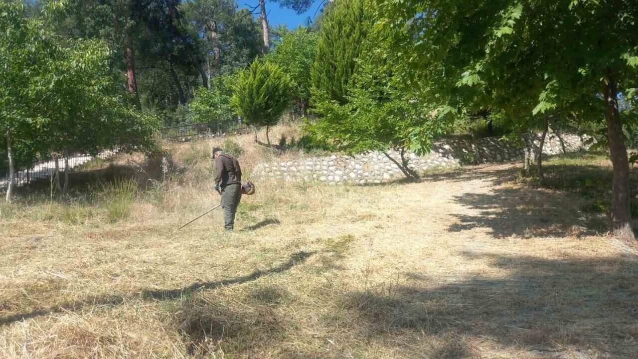 Karacasu Belediyesi’nden Dedebağ’da temizlik çalışması