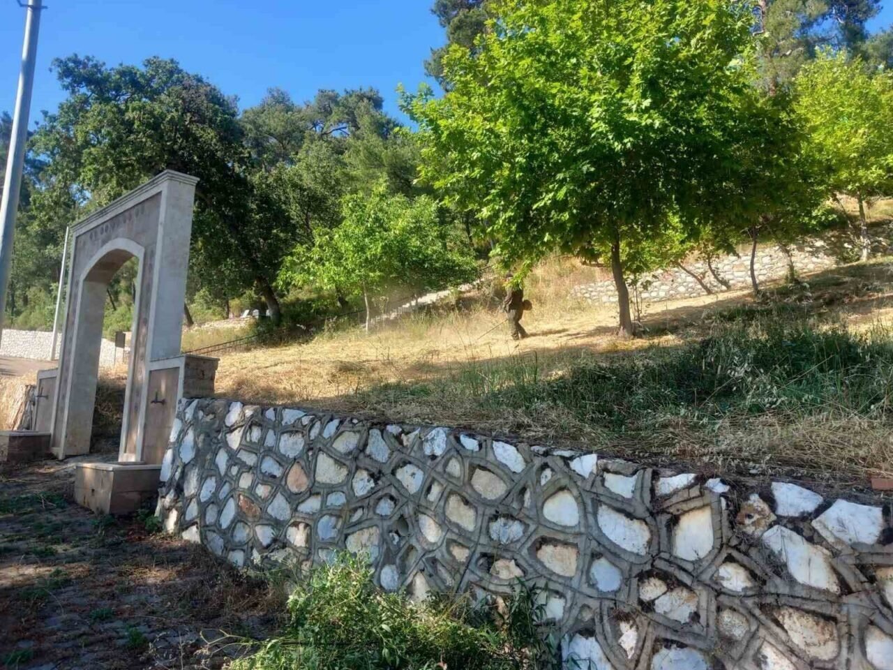 Karacasu Belediyesi’nden Dedebağ’da temizlik çalışması