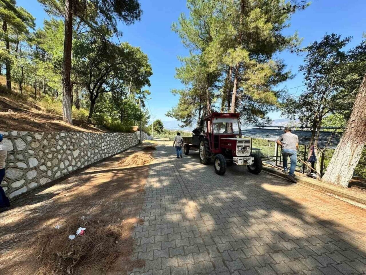 Karacasu Belediyesi’nden Dedebağ’da temizlik çalışması