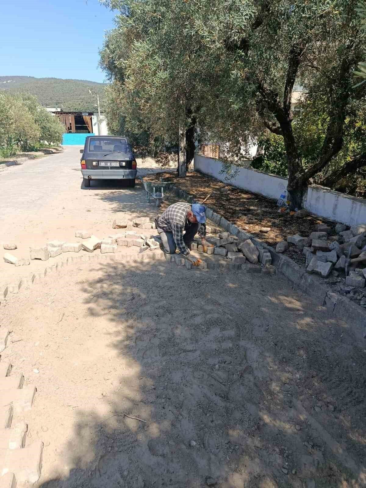 Karacasu’da yol çalışmaları devam ediyor