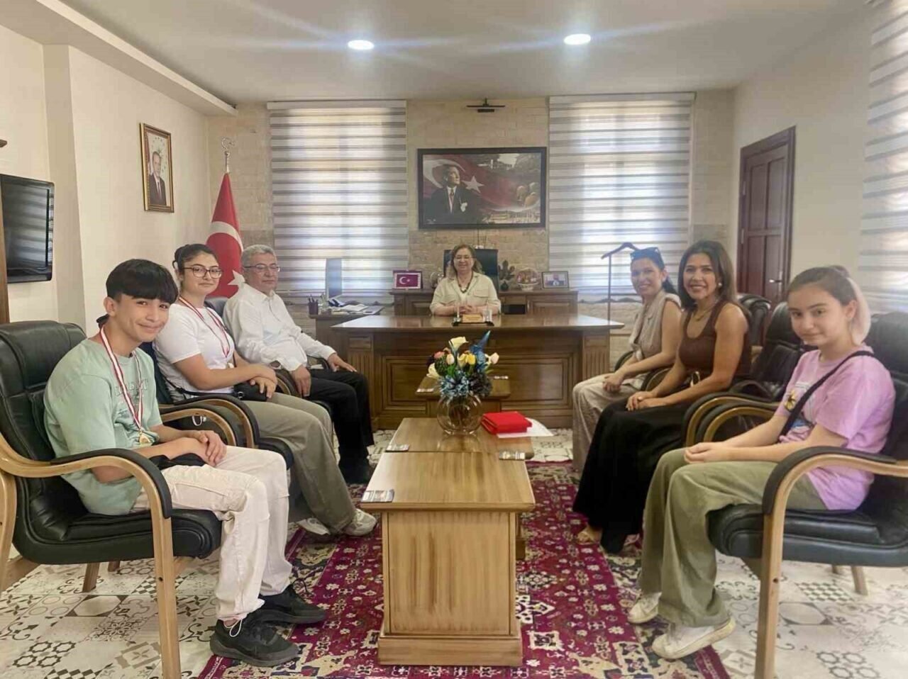 Kaymakam Doğru, il birincisi olan öğrencileri ödüllendirdi