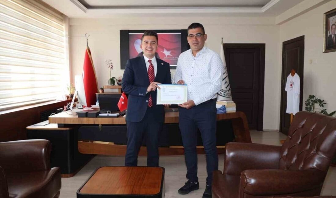 Karacasu Kaymakamı Mehmet Gündoğdu, Bahçeköy Mahalle Muhtarı’nın orman yangınlarına karşı