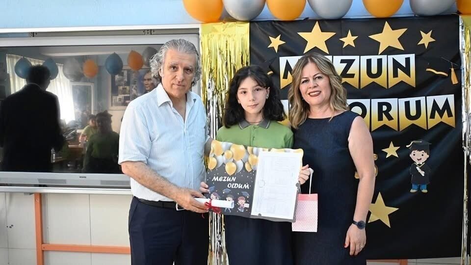 Kaymakam Keklik öğrencilerin karne sevincine ortak oldu